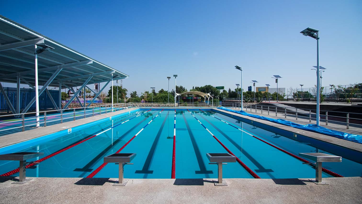 Importancia de invertir en una alberca para clases de natación