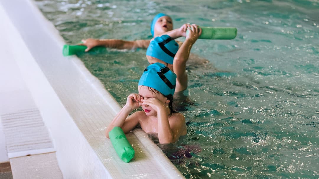 ¿Cómo saber si mis hijos tienen problemas de salud asociados al cloro bromo en las albercas?